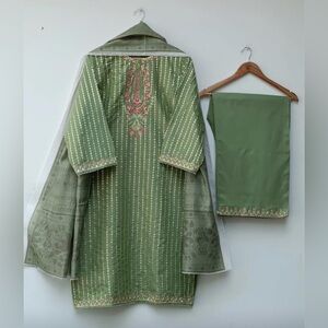 Elegant Green Embroidered Dress with Shawl